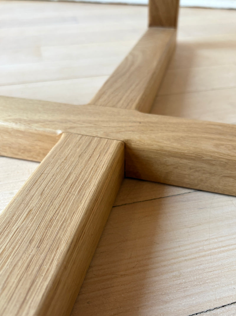 Round Extendable Oak Veneer Dining Table with Cross Leg Base