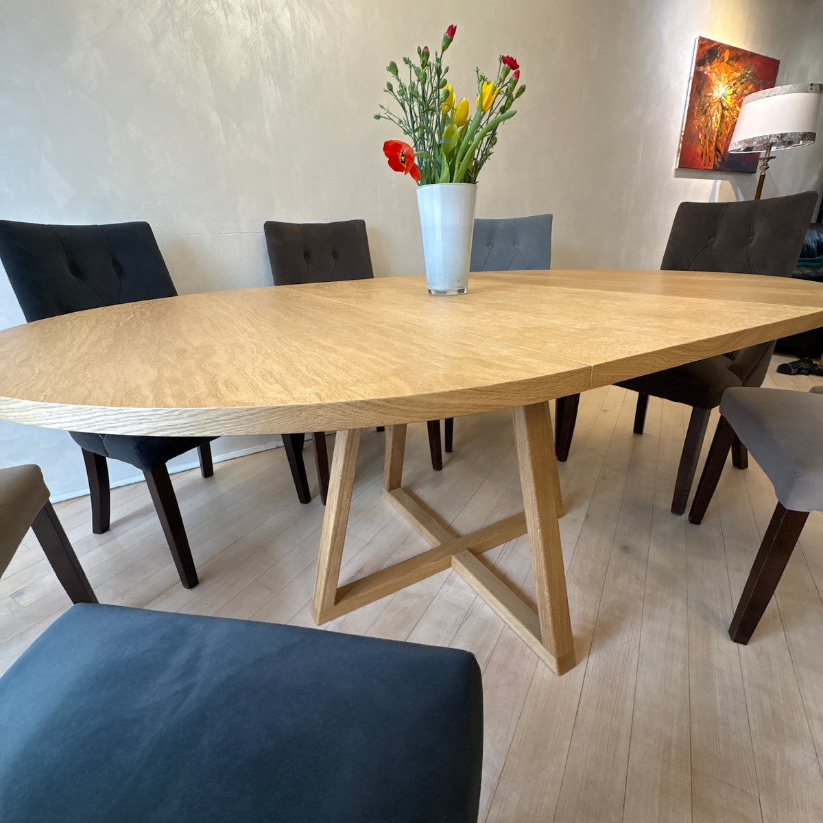Round Extendable Oak Veneer Dining Table with Cross Leg Base