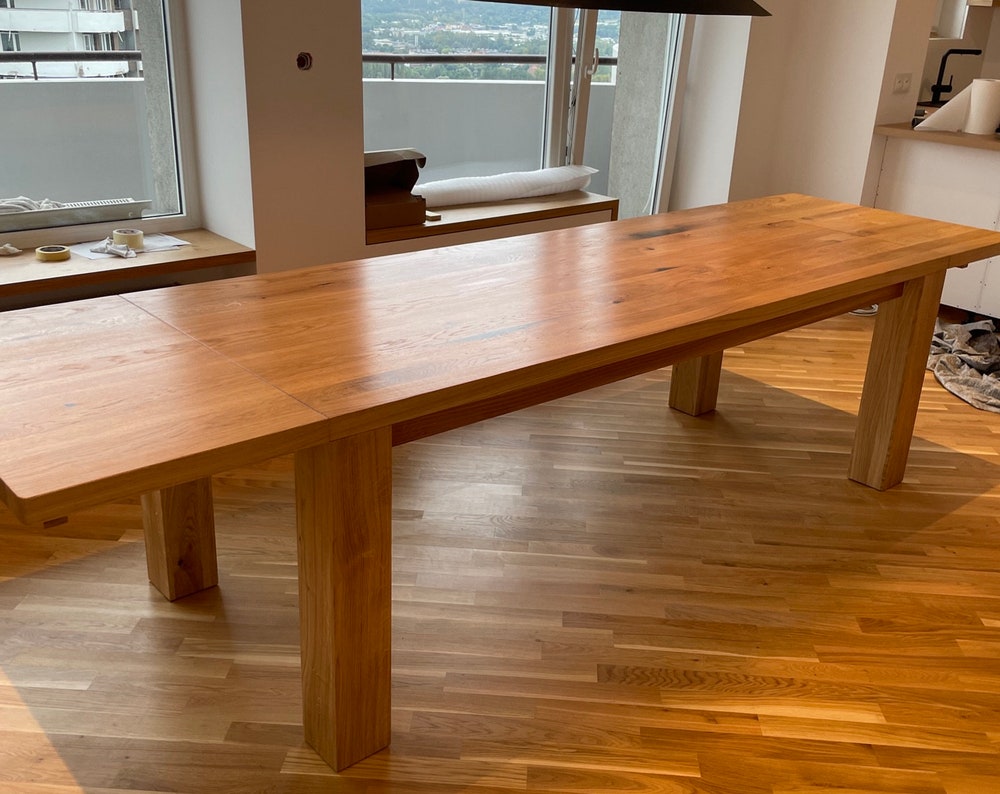 Mammouth Oakwood Extendable Dining Table