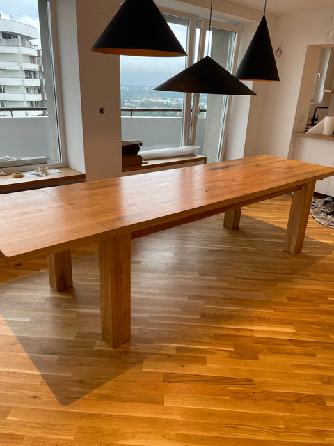 Mammoth Oak Extendable Dining Table with Black Resin Inlays