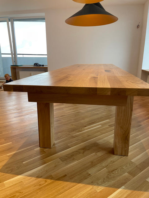 Mammoth Oak Extendable Dining Table with Black Resin Inlays