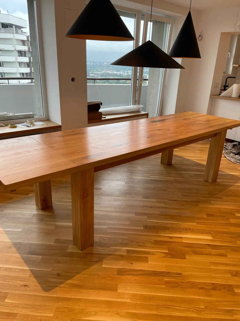 Mammoth Oak Extendable Dining Table with Black Resin Inlays
