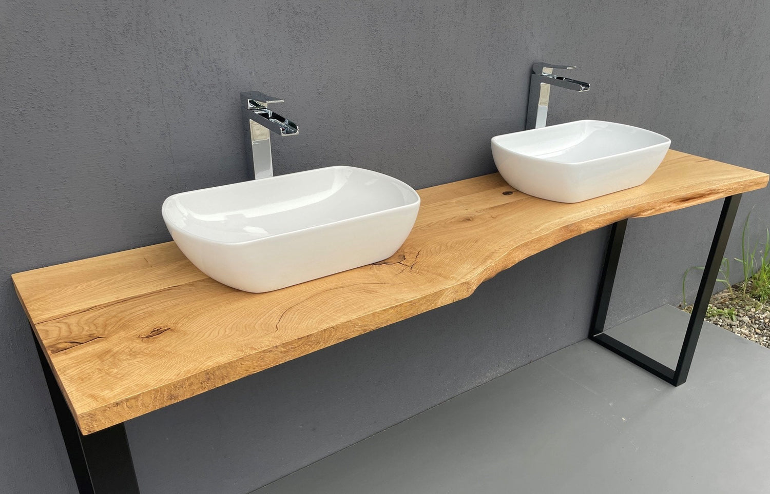 Wooden countertop for bathroom vanity – 4cm thick solid oak slab with handcrafted details